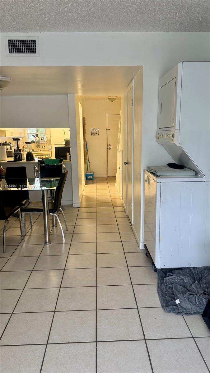 2710 W 76th St # 208, Hialeah FL 33016