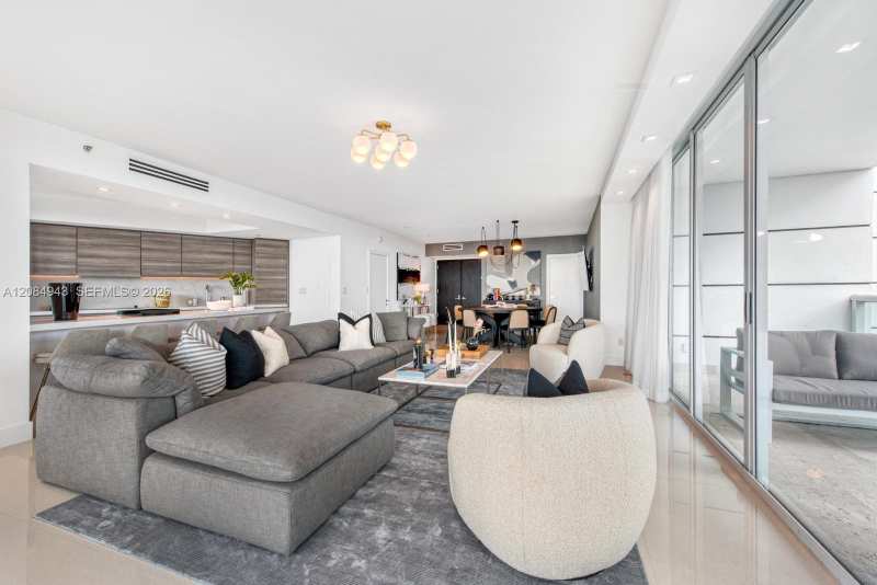 2127 Brickell Ave # 1605, Miami FL 33129