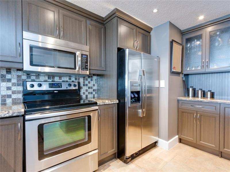 121 GOLDEN ISLES Drive # 806, Hallandale Beach FL 33009