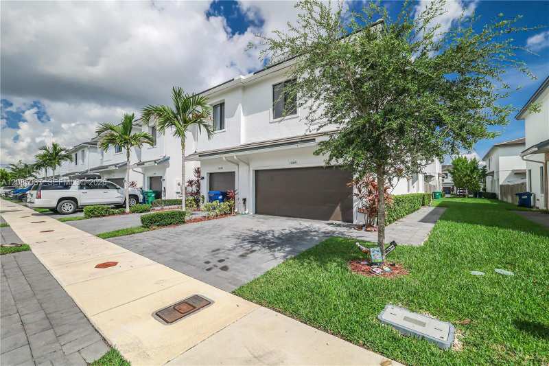 10841 SW 233rd St, Homestead FL 33032