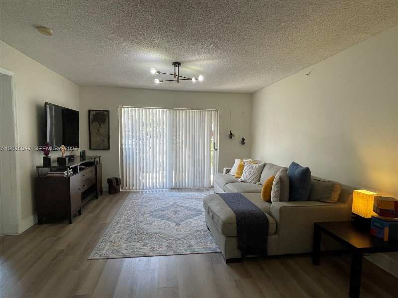 2009 SE 10th Ave # 303, Fort Lauderdale FL 33316