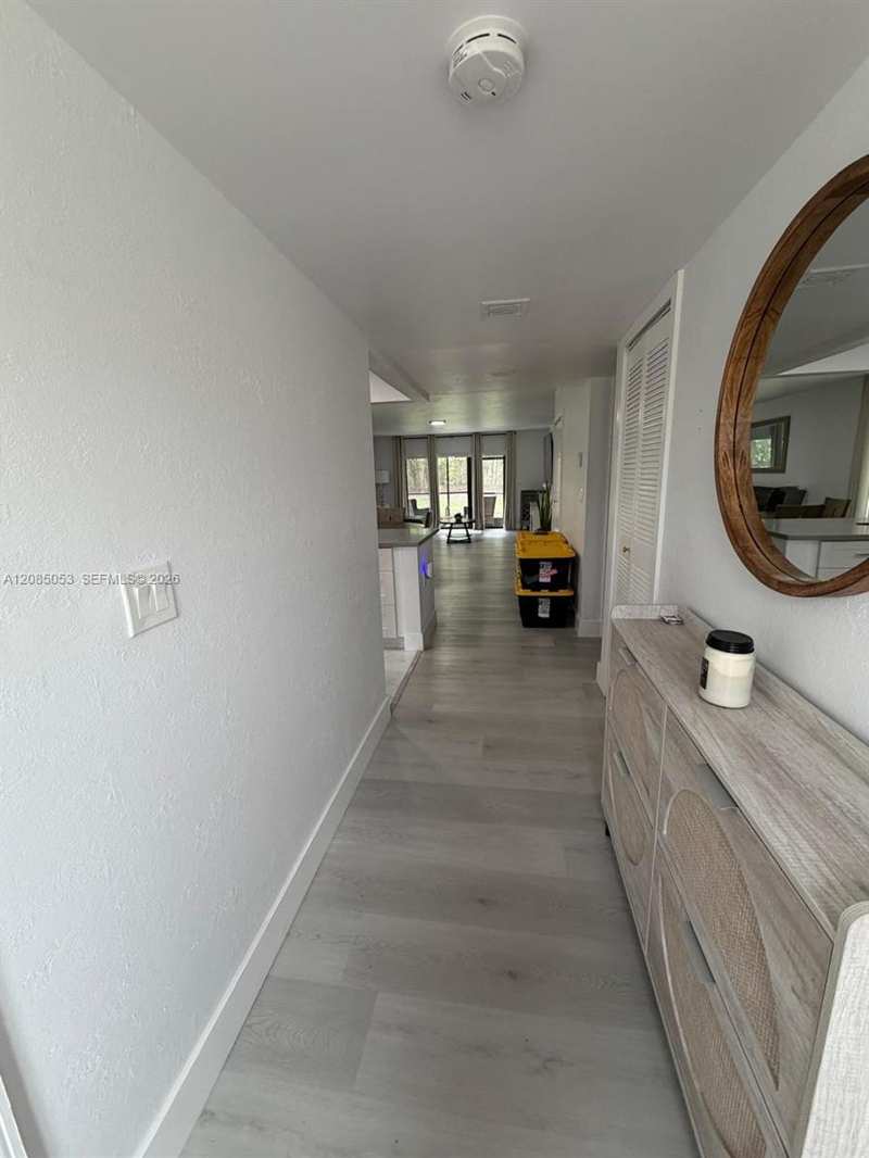 331 Lakeview Dr # 101, Weston FL 33326