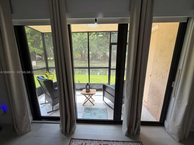 331 Lakeview Dr # 101, Weston FL 33326