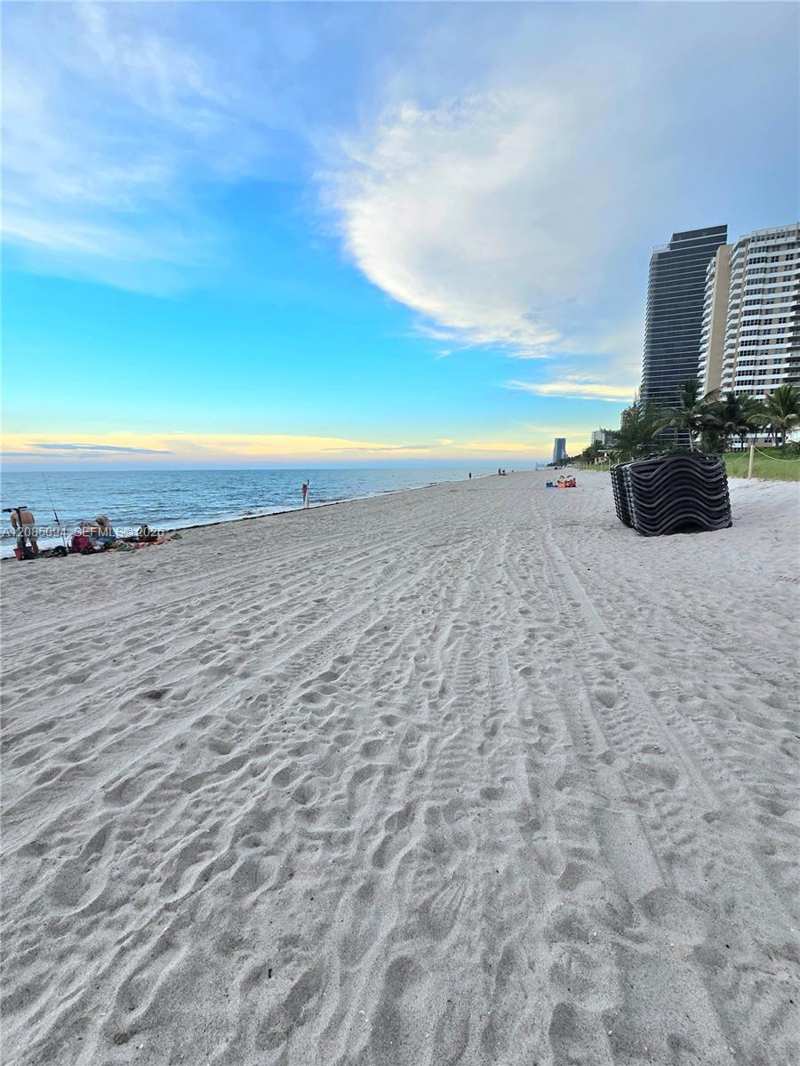 1913 S Ocean Dr # 308, Hallandale Beach FL 33009