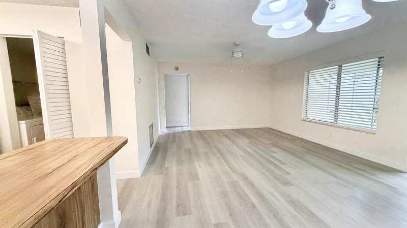 4877 Sable Pine Circle # D2, West Palm Beach FL 33417