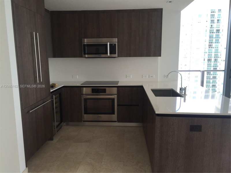 68 SE 6th St # 2202, Miami FL 33131