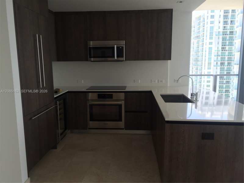 68 SE 6th St # 2202, Miami FL 33131
