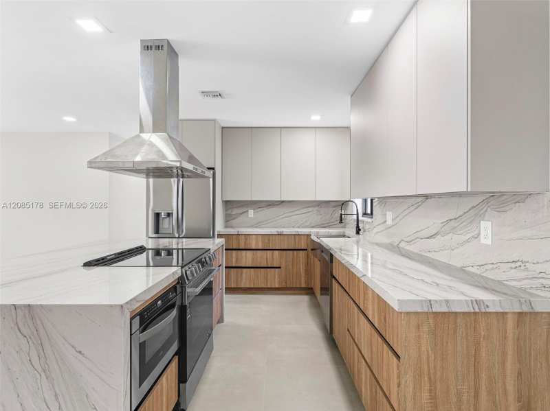 610 NE 164th Ter, Miami FL 33162