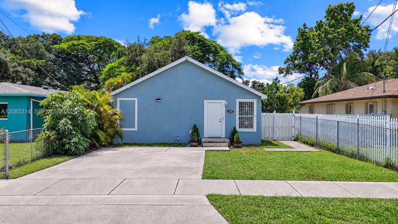 1958 NW 59th St, Miami FL 33142