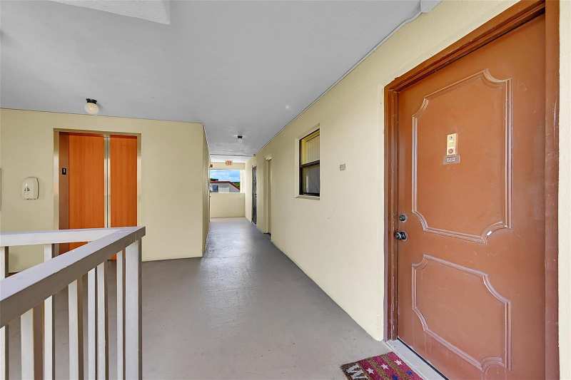 2304 S CYPRESS BEND Drive # 512, Pompano Beach FL 33069