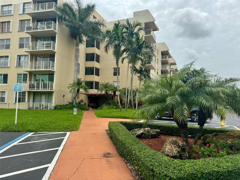 13120 SW 92nd Ave # 121, Miami FL 33176