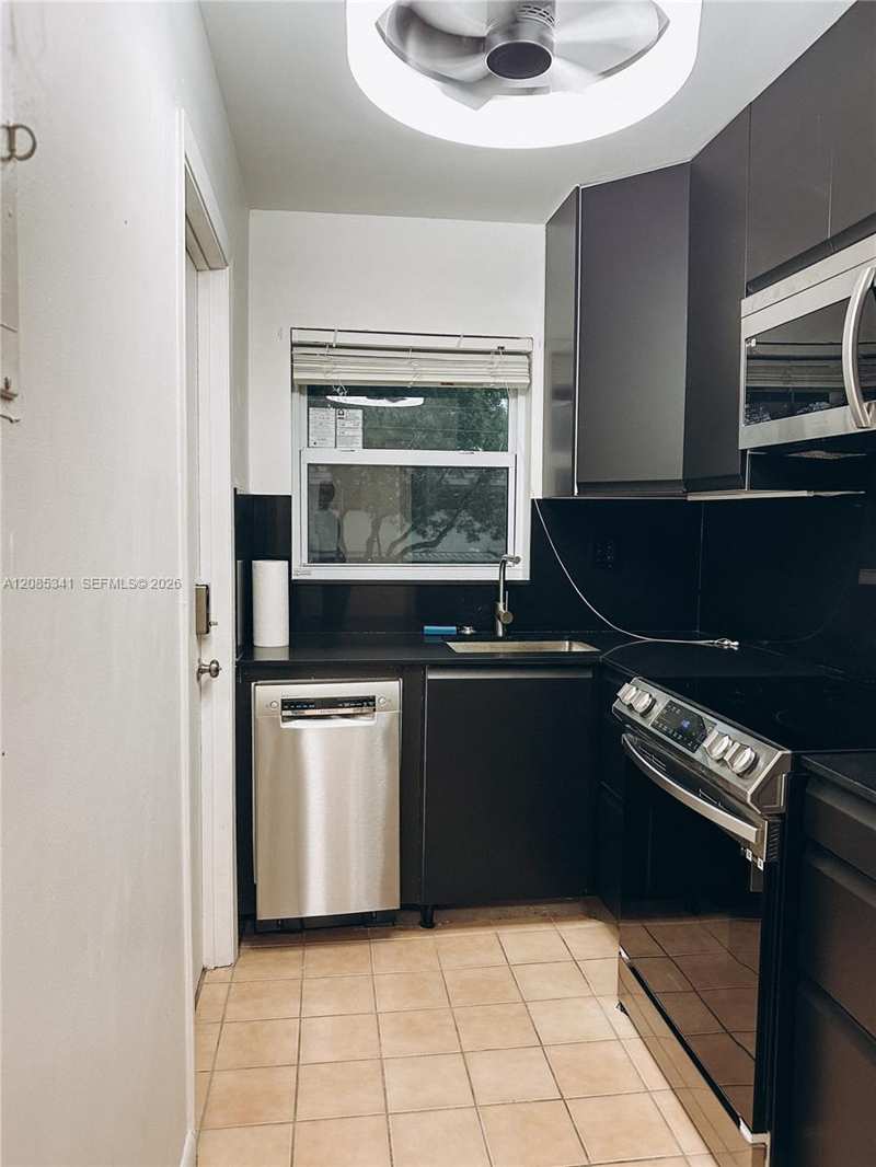 1425 Arthur St # 204A, Hollywood FL 33020