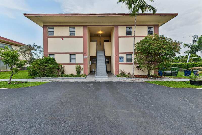 825 SW 10th Street # D, Hallandale Beach FL 33009