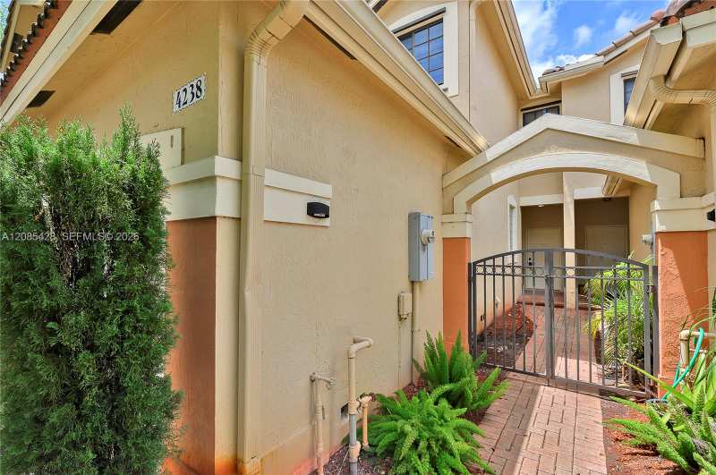 4238 Vineyard Cir # 4238, Weston FL 33332