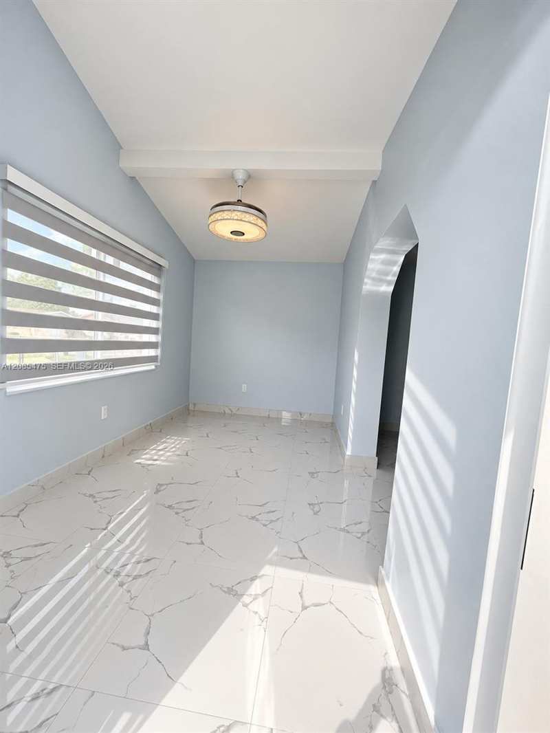 871 SE 4th Pl, Hialeah FL 33010