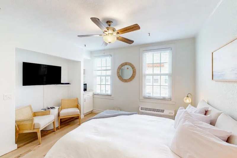 235 Sunrise Avenue # 3215, Palm Beach FL 33480