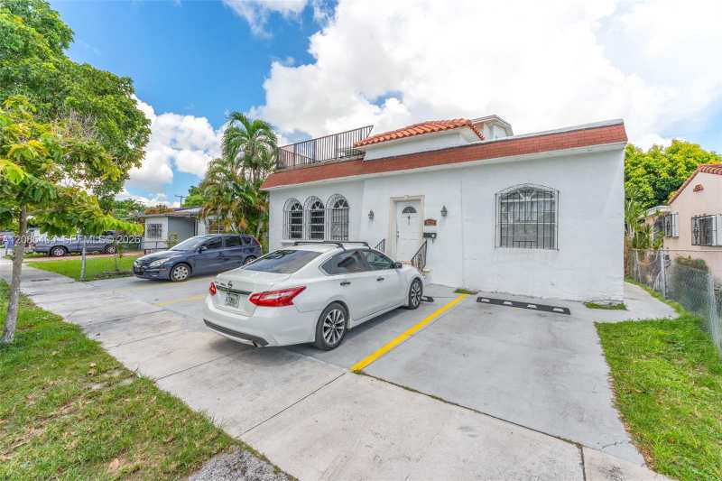 5629 SW 7th St, Miami FL 33134