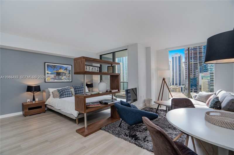 31 SE 6th St # 2205, Miami FL 33131