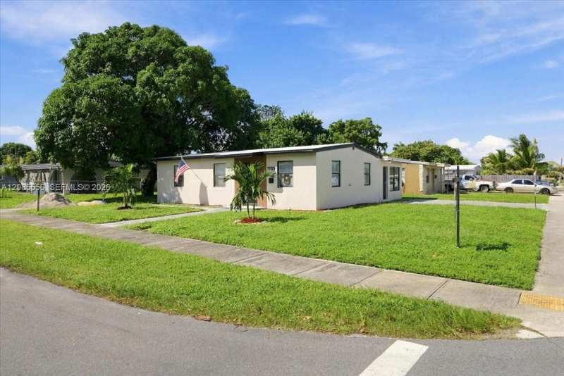 1589 NW 4th Ave, Pompano Beach FL 33060