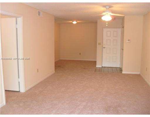 LAKEVIEW CLUB CONDO