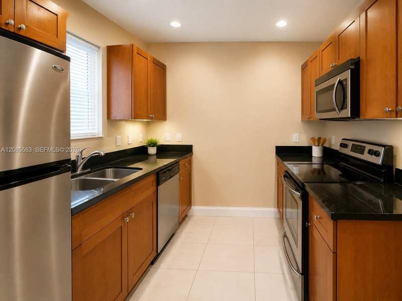 851 80th St # 4, Miami Beach FL 33141