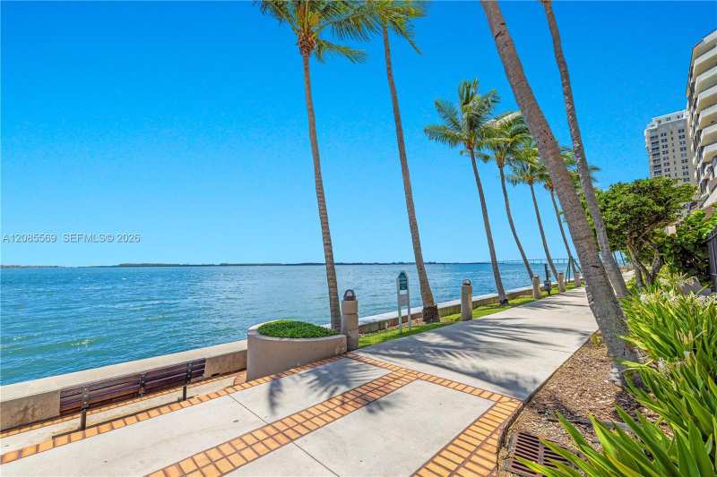 540 Brickell Key Dr # 1514, Miami FL 33131