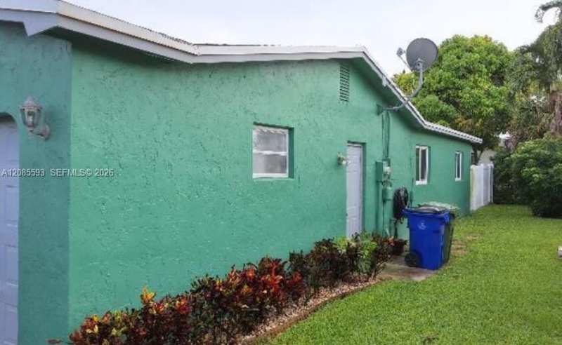 257 NW 79th Ave, Margate FL 33063