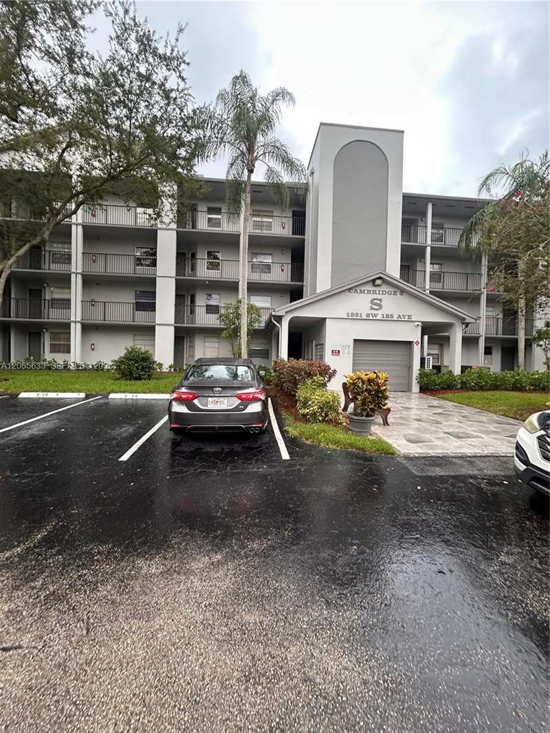 1351 SW 125th Ave # 405S, Pembroke Pines FL 33027