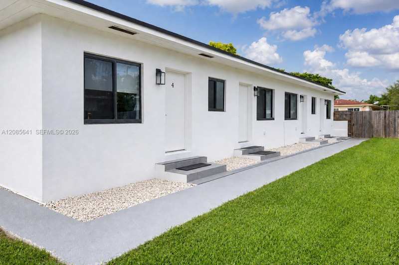 1350 NE 111th St, Miami FL 33161