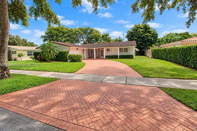 14961 Egan Ln, Miami Lakes FL 33014