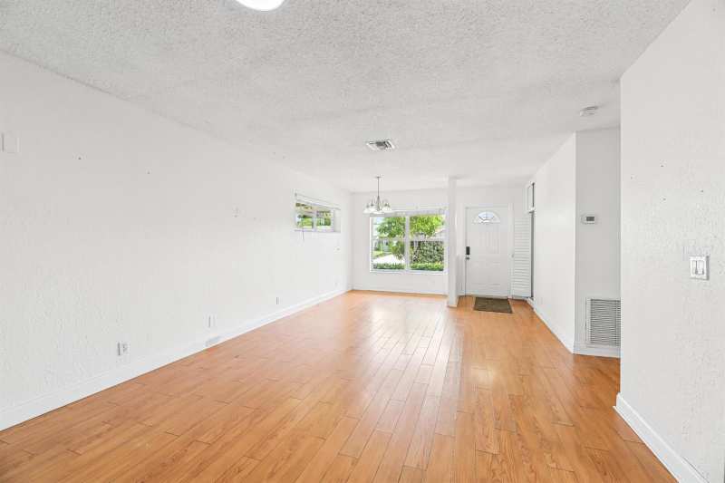 522 HERON Drive, Delray Beach FL 33444