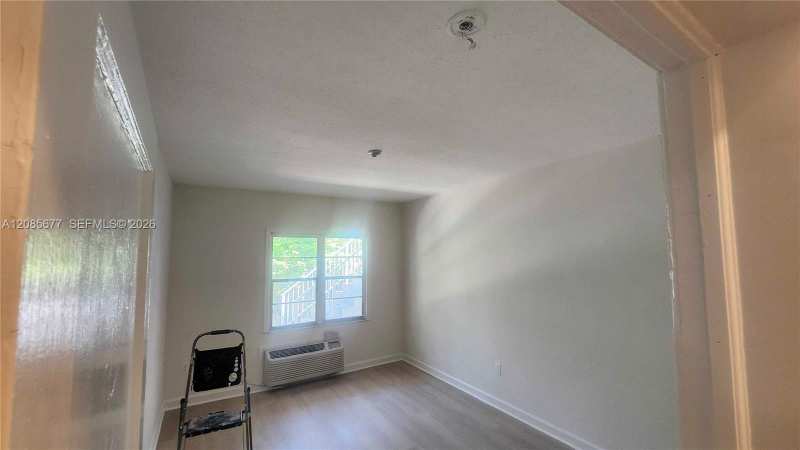 847 81st St # 2, Miami Beach FL 33141