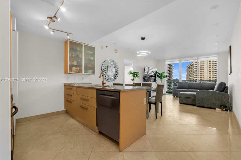 1850 S Ocean Dr # 706, Hallandale Beach FL 33009