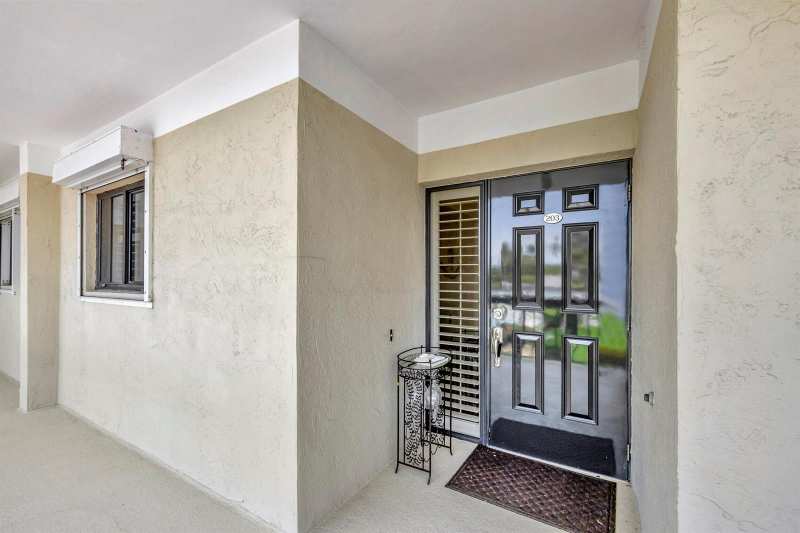 70 CELESTIAL Way # 203, Juno Beach FL 33408