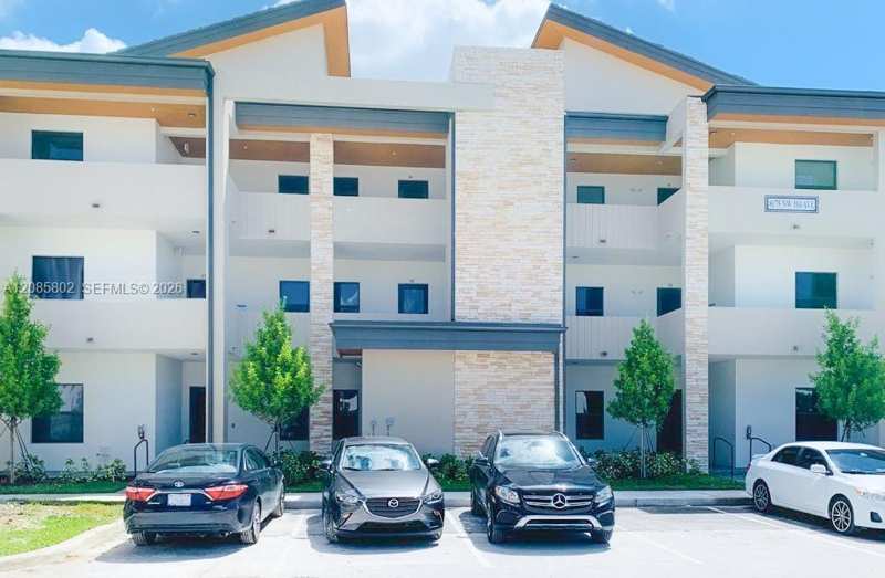 8151 NW 104th Ave # 4, Doral FL 33178