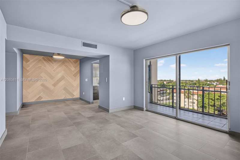 4174 Inverrary Dr # 815, Lauderhill FL 33319