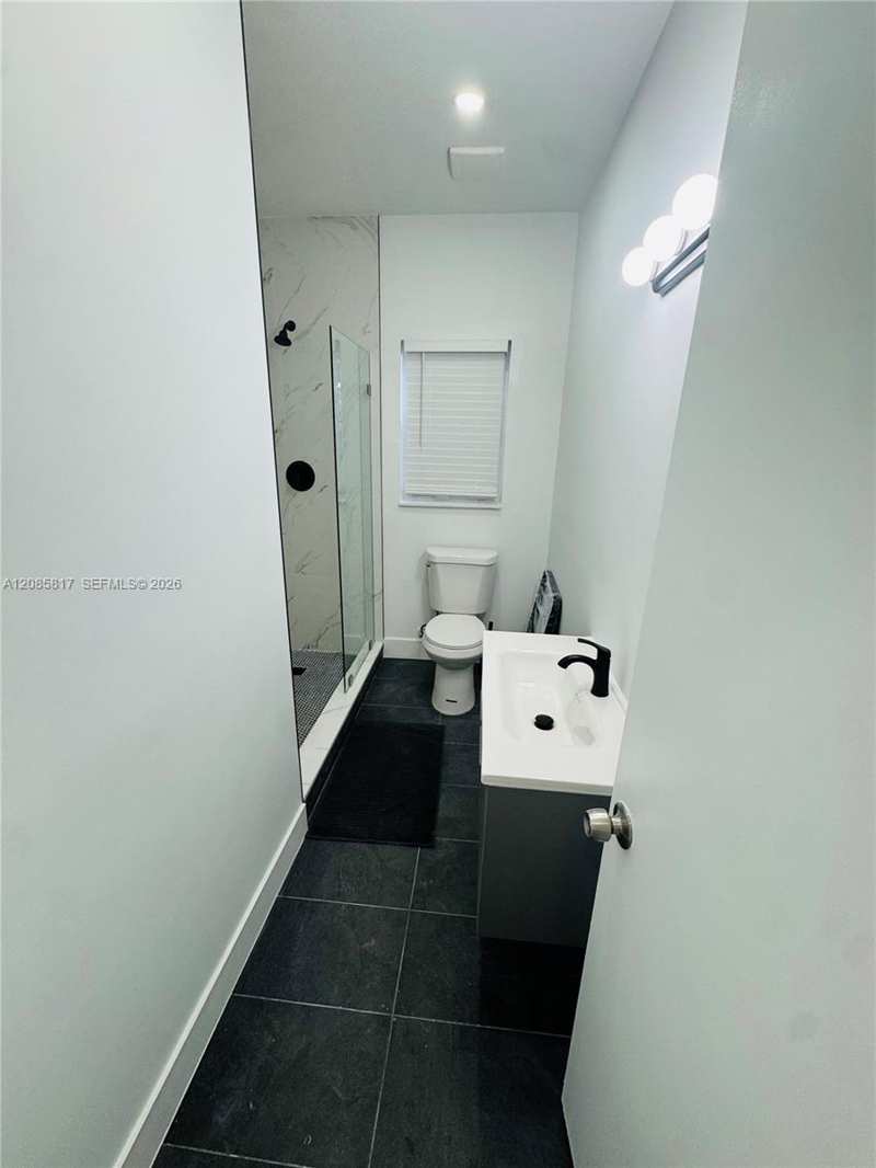 850 SW 5th St # 2, Miami FL 33130