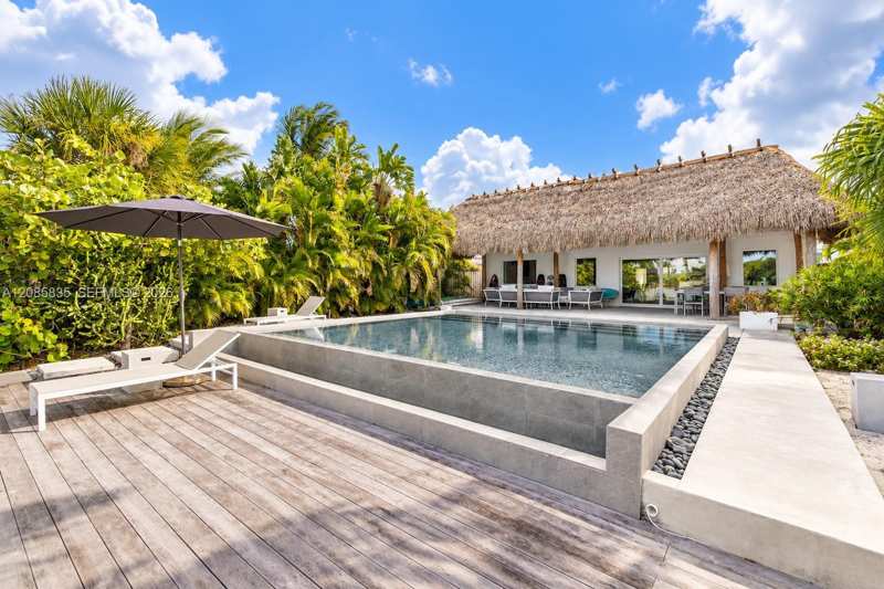 661 86th St, Miami Beach FL 33141