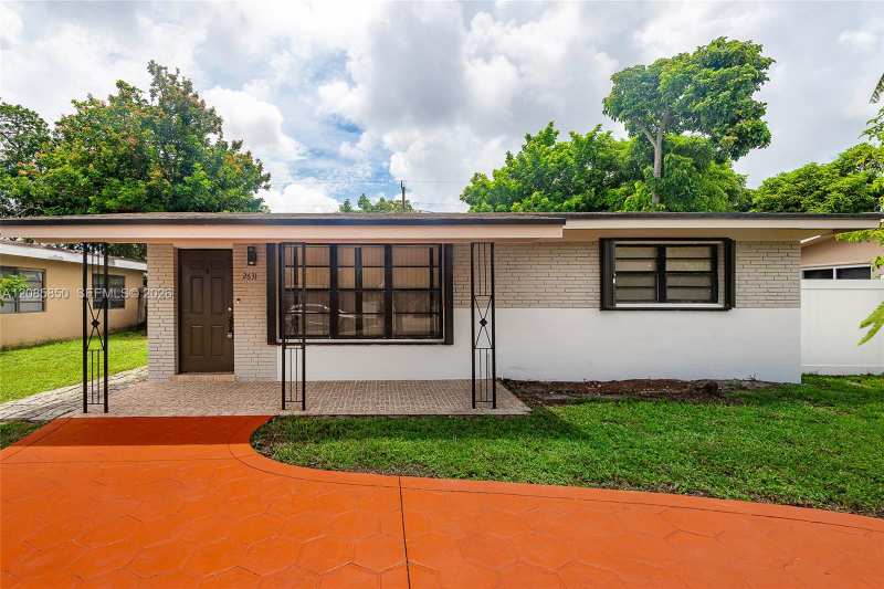 2631 Alcazar Dr, Miramar FL 33023