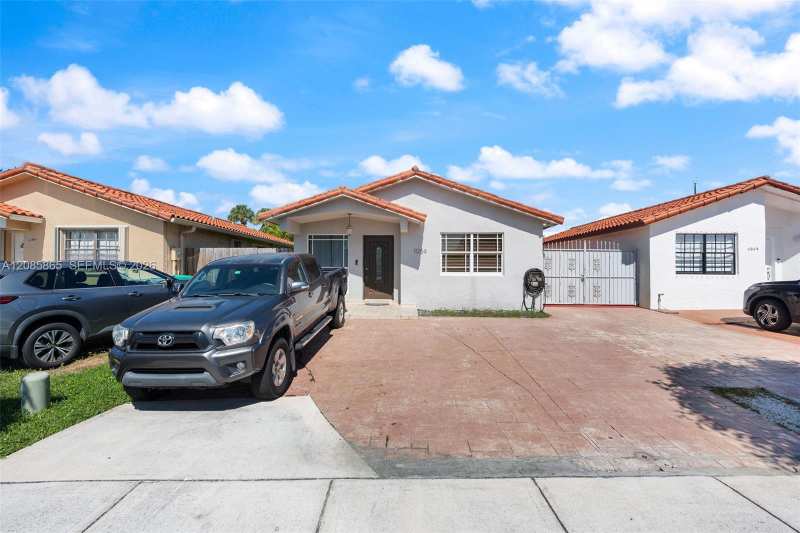 11259 NW 88th Ave, Hialeah Gardens FL 33018