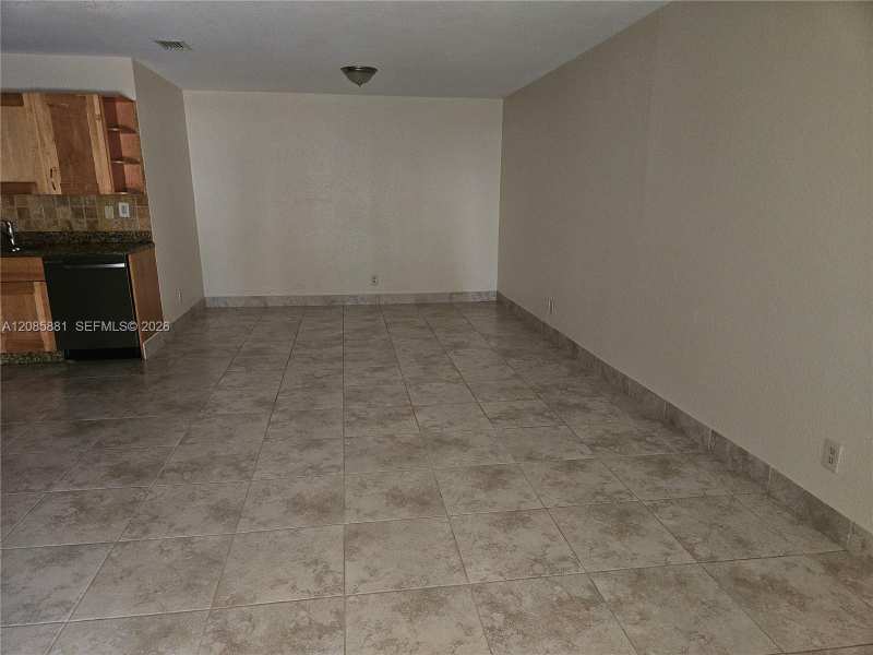 2500 NE 193rd St # 2502, Miami FL 33180