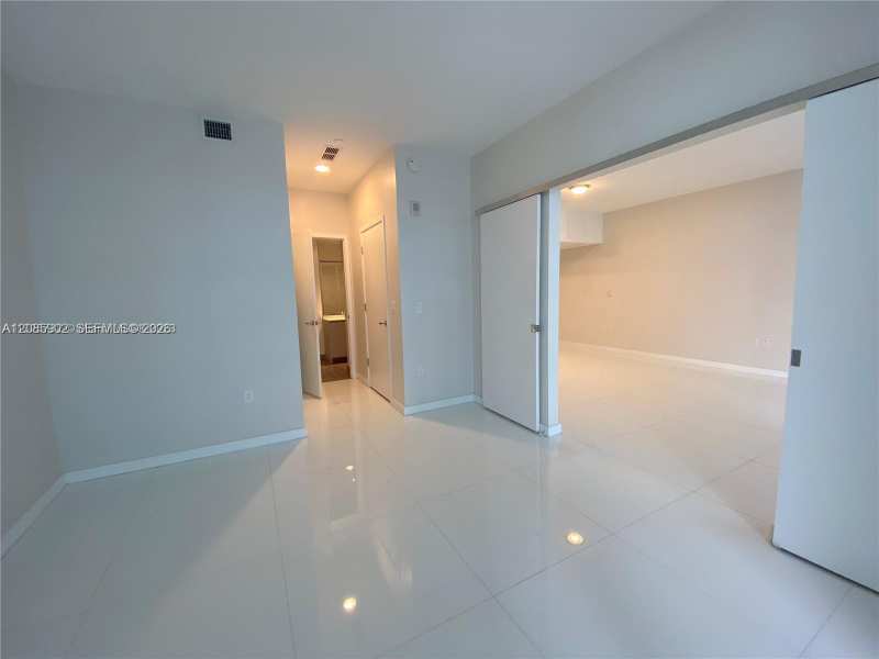 1010 Brickell # 4807, Miami FL 33131