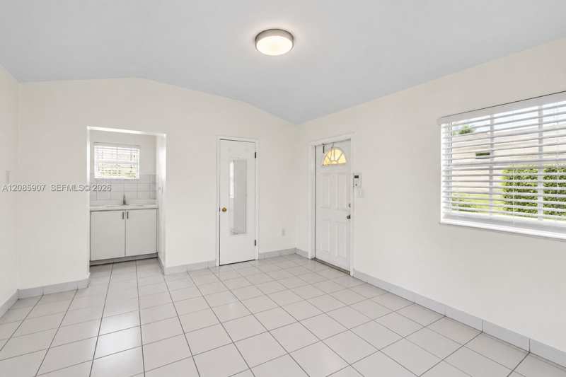 3640 SW 25th St, Miami FL 33133