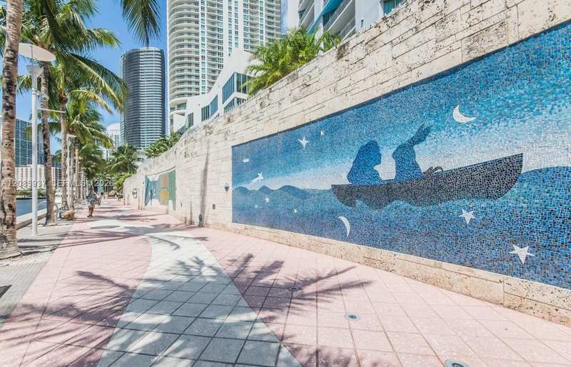 325 S Biscayne Blvd # 2114, Miami FL 33131