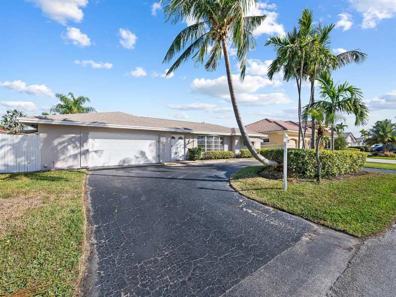 4110 NE 24TH Avenue, Lighthouse Point FL 33064