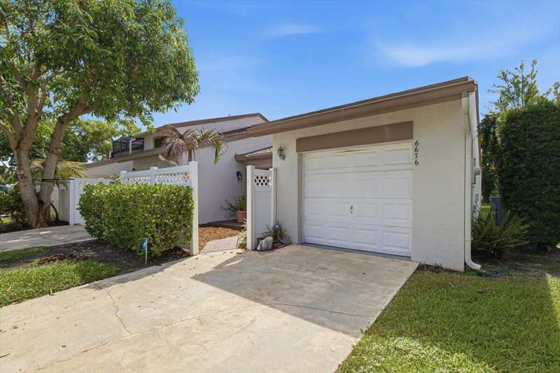 6676 Canary Palm Circle # 19, Boca Raton FL 33433