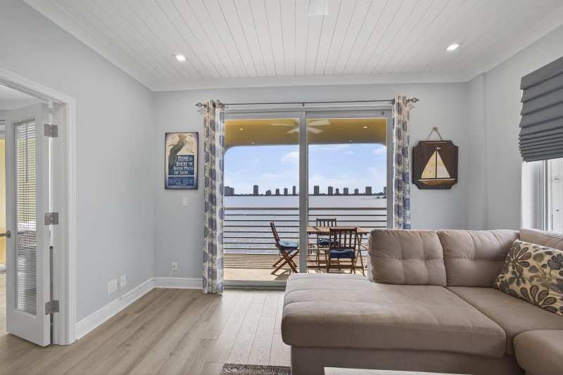 105 Paradise Harbour Boulevard # 501, North Palm Beach FL 33408