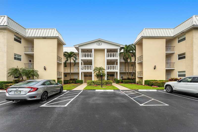 16 Colonial Club Drive # 103, Boynton Beach FL 33435