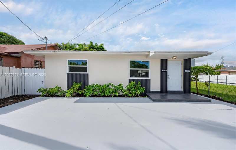 1028 NW 24th St, Miami FL 33127