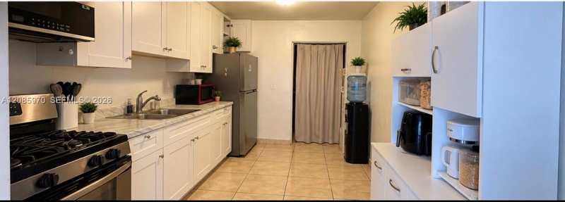 1010 E 8th Ct, Hialeah FL 33010